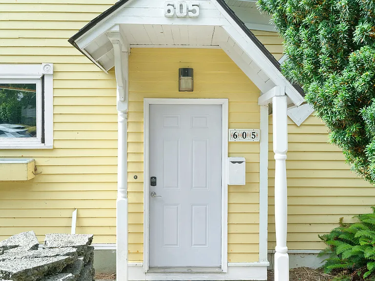 605 Terrace Ave — Photo 4
