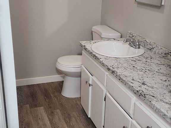 5th image of 9064 Olive St #I