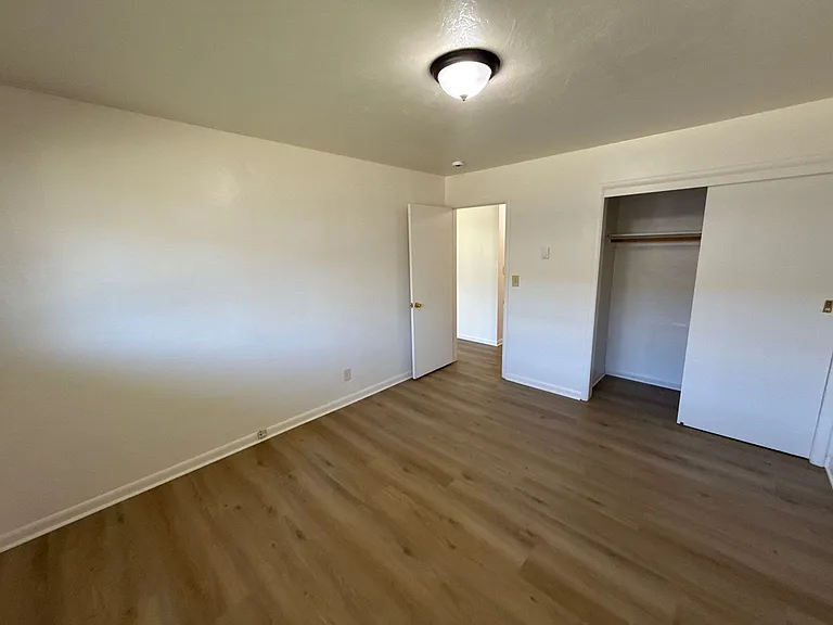 1835 Beach Ave NE #11 — Photo 11