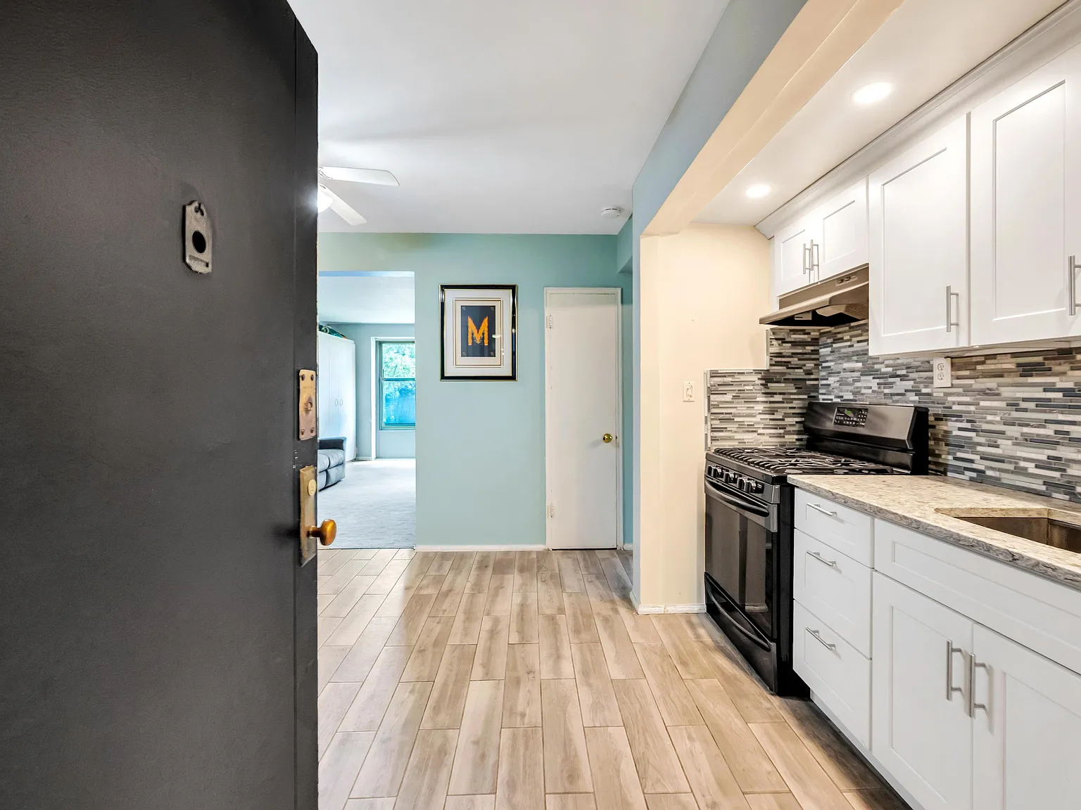 1 bed, $2,400 — Photo 2