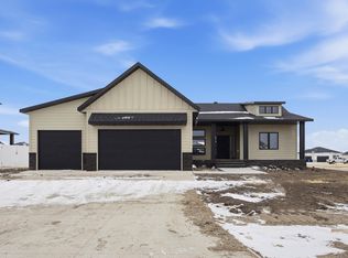 4270 Bristlecone Loop S, Fargo, ND