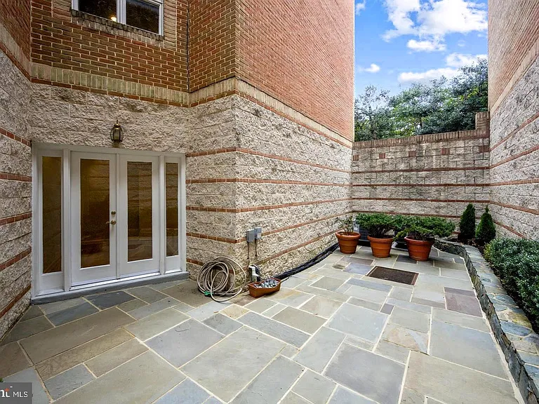 5330 Connecticut Ave NW — Photo 7