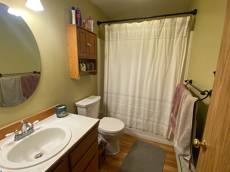 1011 W Hazel St — Photo 9