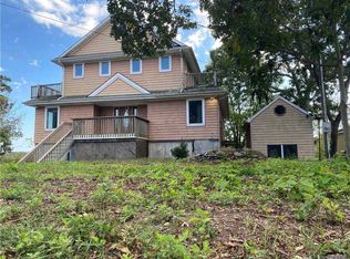 79 Point Rd, Flanders, NY 11901