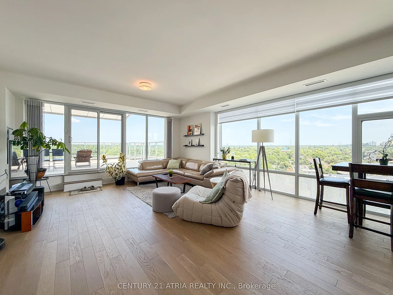 2 bed, $5,200 — Photo 1