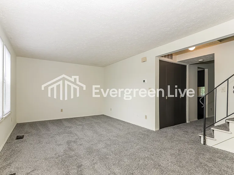 7775 Mount Hood Dr — Photo 4