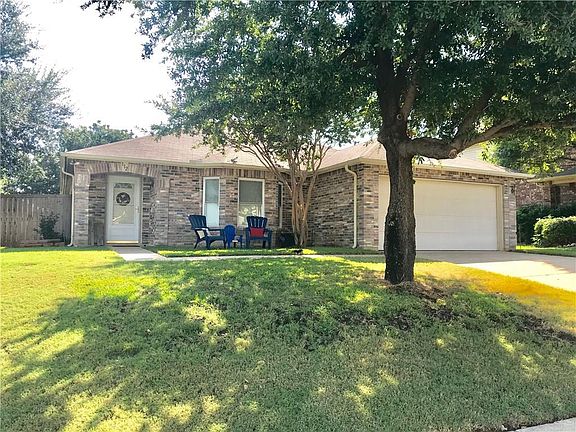 3rd image of 112 Ellicott Dr