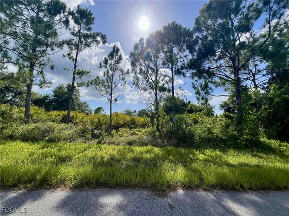 2333 Kuehler St, Port Charlotte, FL 33953