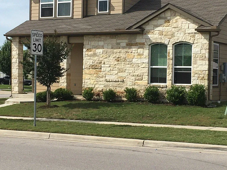 2009 Willow Way — Photo 3