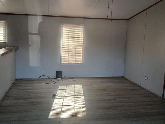 3rd image of 500 Greenwood Boulevard