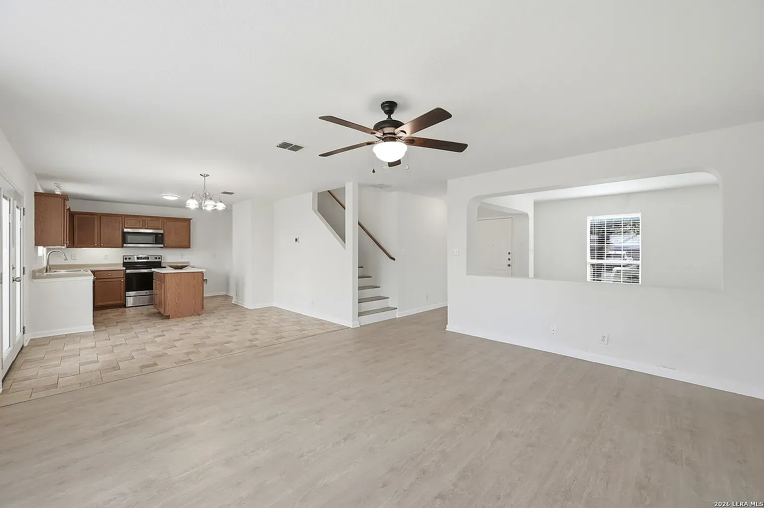 3 bed, 2.5 bath, 1838 sqft, $1,699 — Photo 4