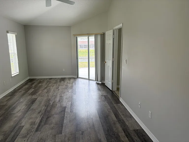 2367 SE Rock Springs Dr — Photo 17