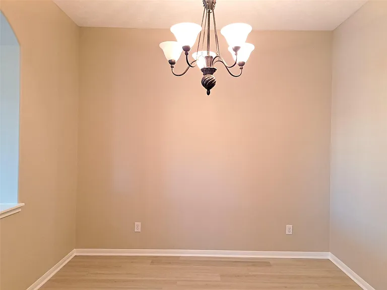 21910 Cascade Hollow Ln — Photo 17