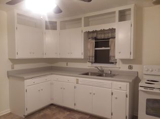 3241 SW 11th St, Topeka, KS 66604