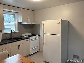 1 bed, 1.0 bath, 400 sqft, $2,600 — Photo 3