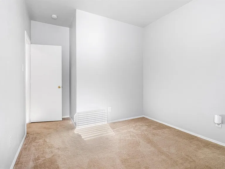18218 Wild Orchid Dr — Photo 23