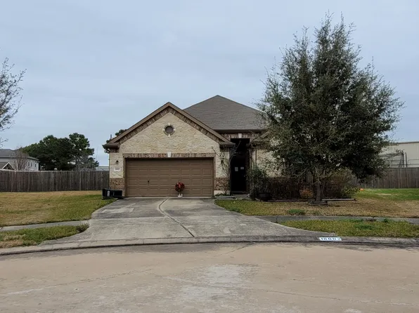 18002 Clayton Bluff Ln, Cypress, TX 77433