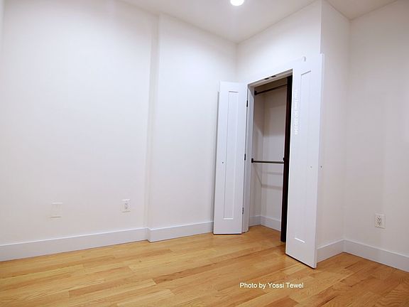 3rd image of 2067 7th Ave APT 4A