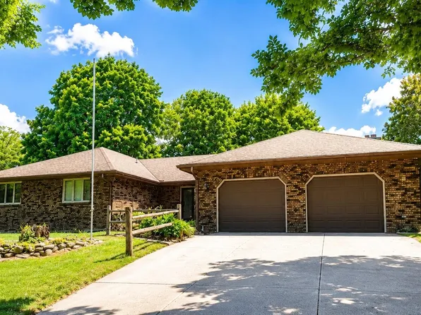1414 Red Cloud Ln, Madison, WI 53704