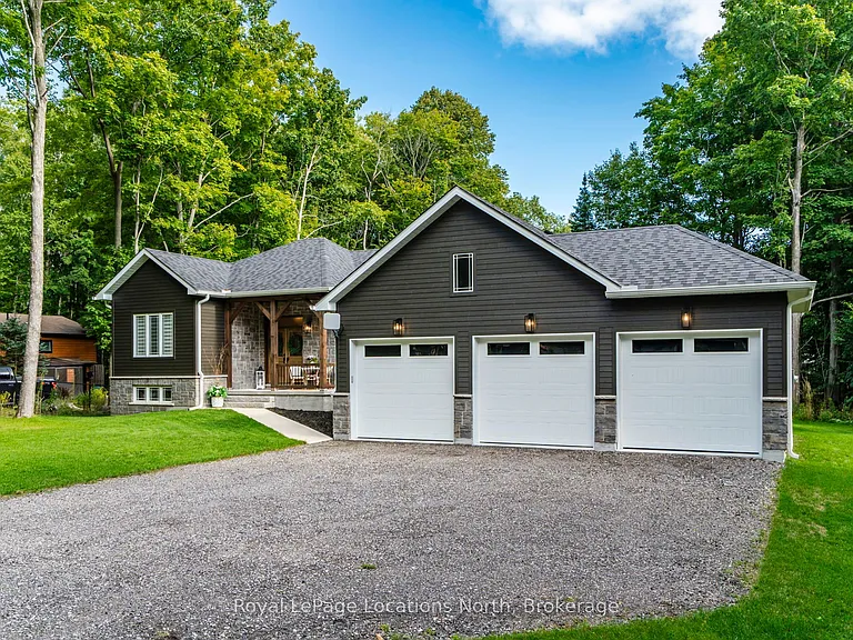 15 Pinecone Ave — Photo 1