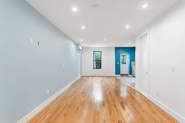Rented by Jaytee America LLC | media 16