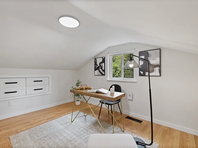 2701 NE 110th St — Photo 17