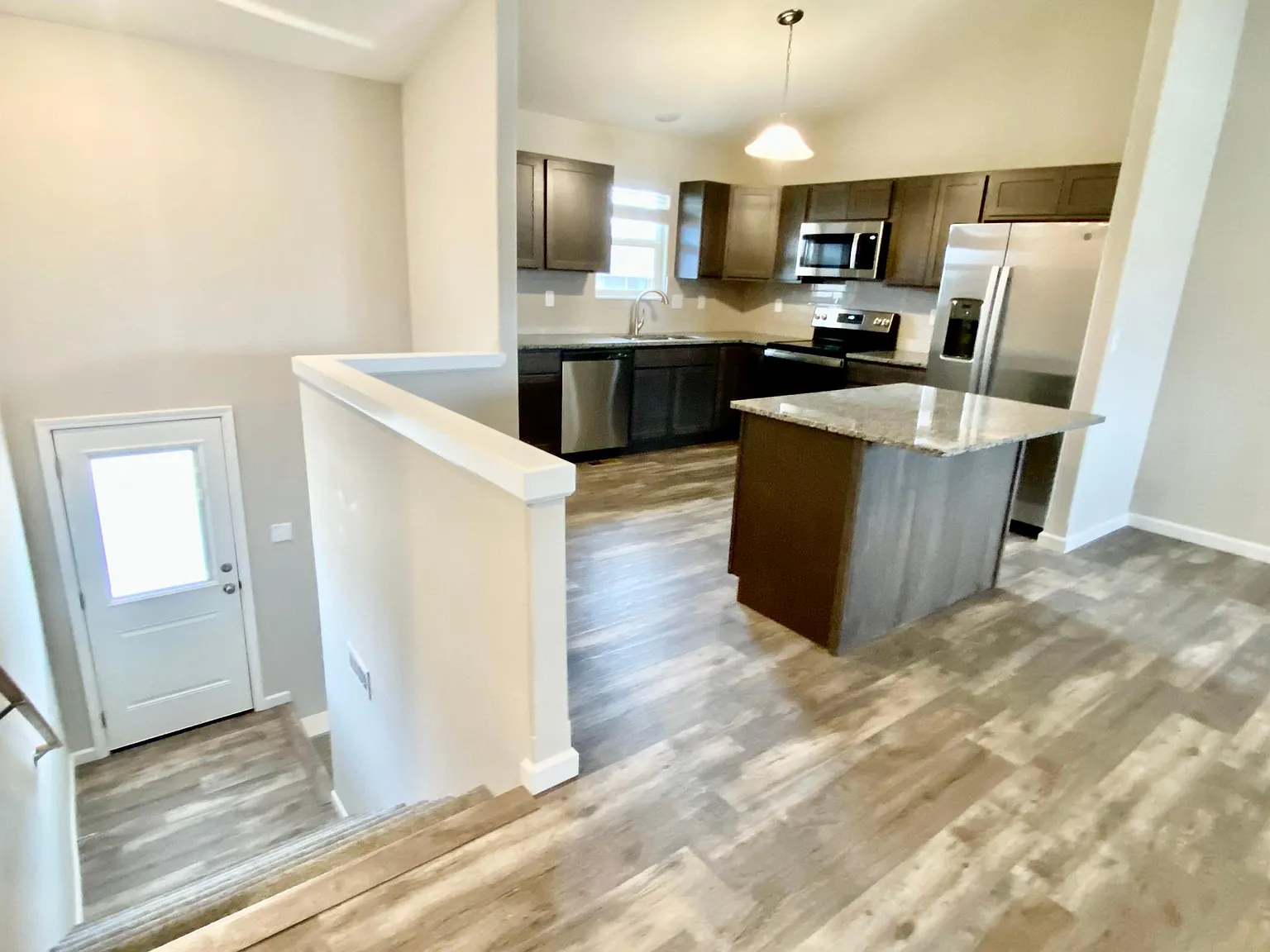 4 bed, 2000 sqft, $1,875 — Photo 4