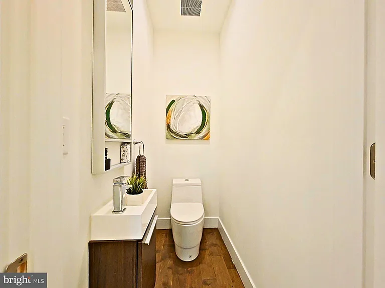 421 Wallace St — Photo 19