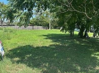 1505 School St, Gonzales, TX 78629