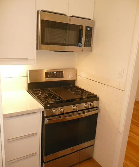 1999 Green St #2 — Photo 3