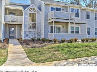 6 White Oak Ct, Howell, NJ 07731