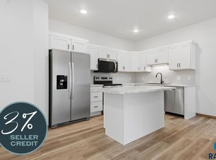 2806 S Broek Dr, Sioux Falls, SD 57106