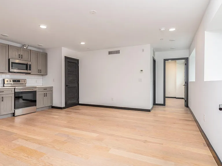 114 Richmond St #2RE — Photo 11