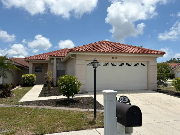 4317 Marcott Cir, Sarasota, FL 34233