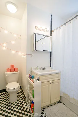 Rented by City Connections Realty | media 35