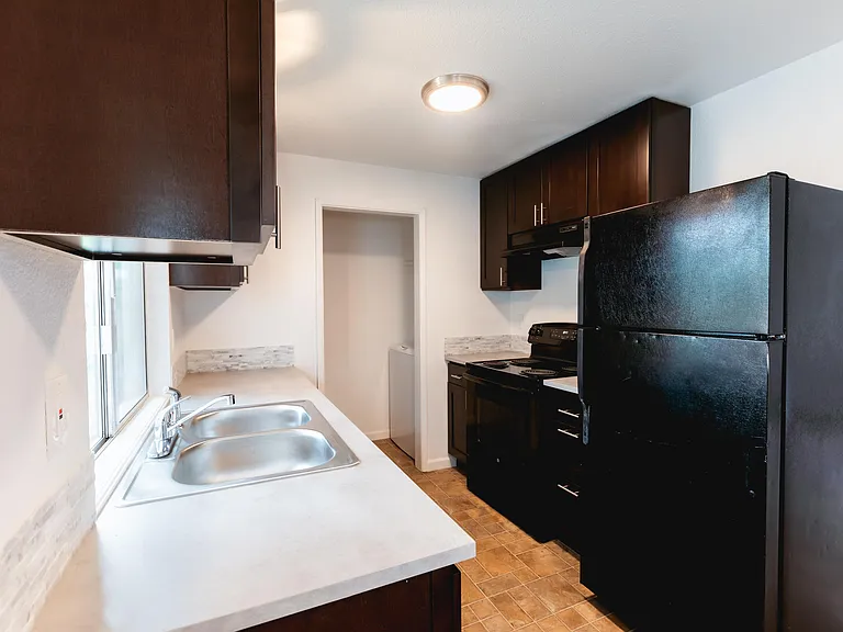 1506 S G St #3 — Photo 8