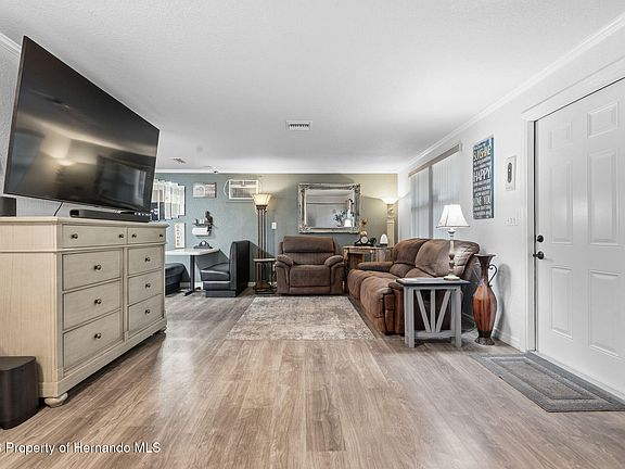 4th image of 9381 Rosa St