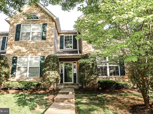 800 Doe Ct, Royersford, PA 19468