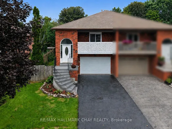 29 Porritt St, Barrie, ON L4N 6Y3
