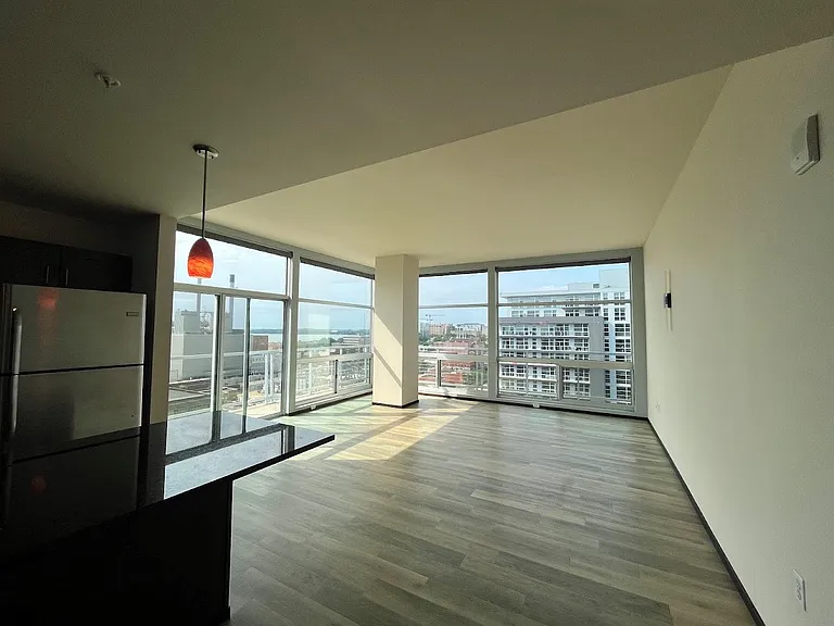 Galaxie High Rise Apartments — Photo 101