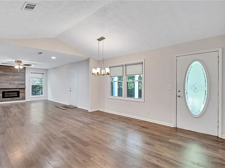 5772 Lilburn Stone Mountain Rd — Photo 2