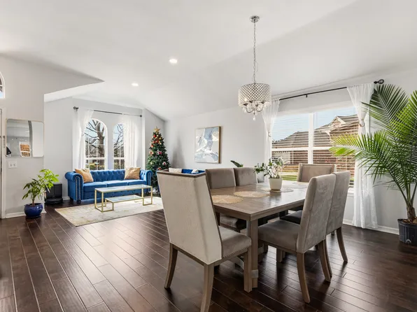 403 Attaway Dr, Euless, TX 76039