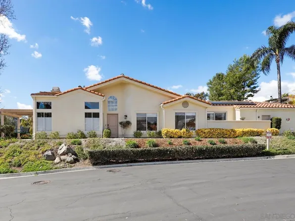 29599 Circle R Greens Dr, Escondido, CA 92026