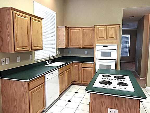 2nd image of 705 Longleaf Dr