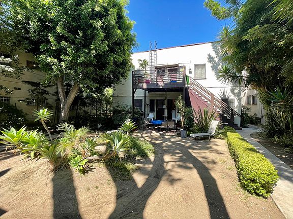5th image of 844 N Hayworth Ave
