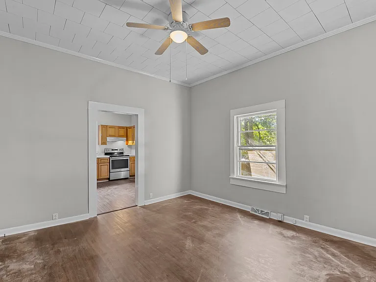 316 Bowen St — Photo 15