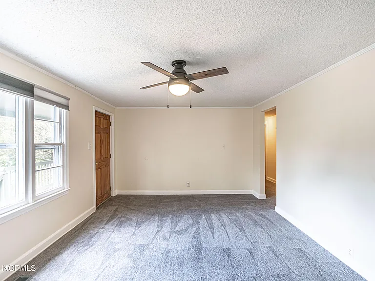 885 S Stephens St — Photo 5