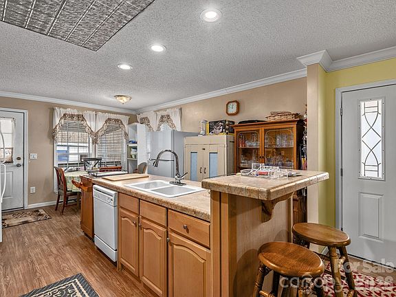 4th image of 373 Starnes Cove Rd