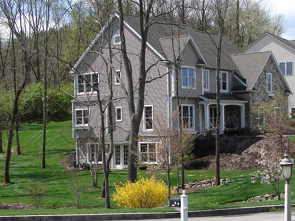 1st image of 25 Jennifer Ln