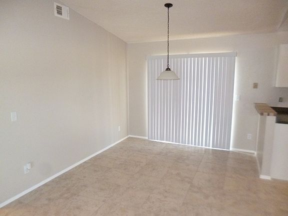 4th image of 2836 Irondale St